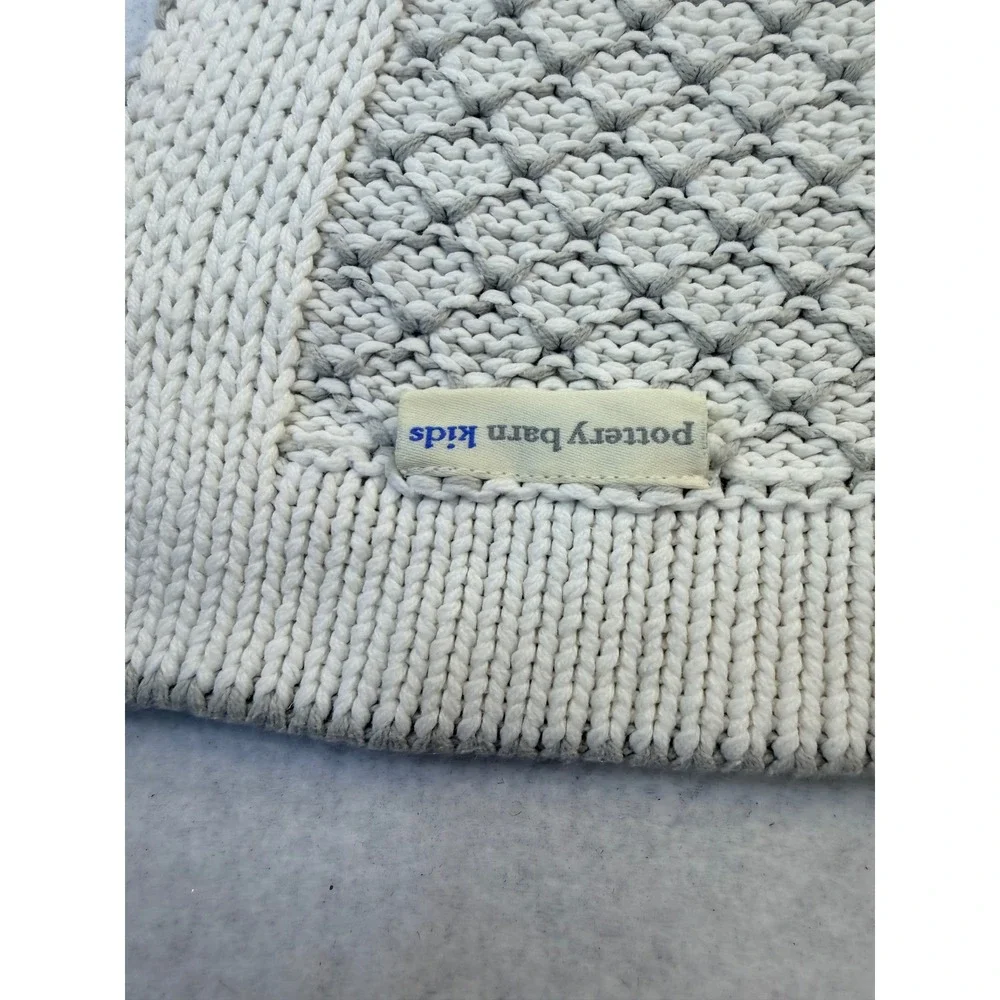 Pottery Barn Kids White Grey Honeycomb Popcorn Knit Baby Blanket 36x28 5071